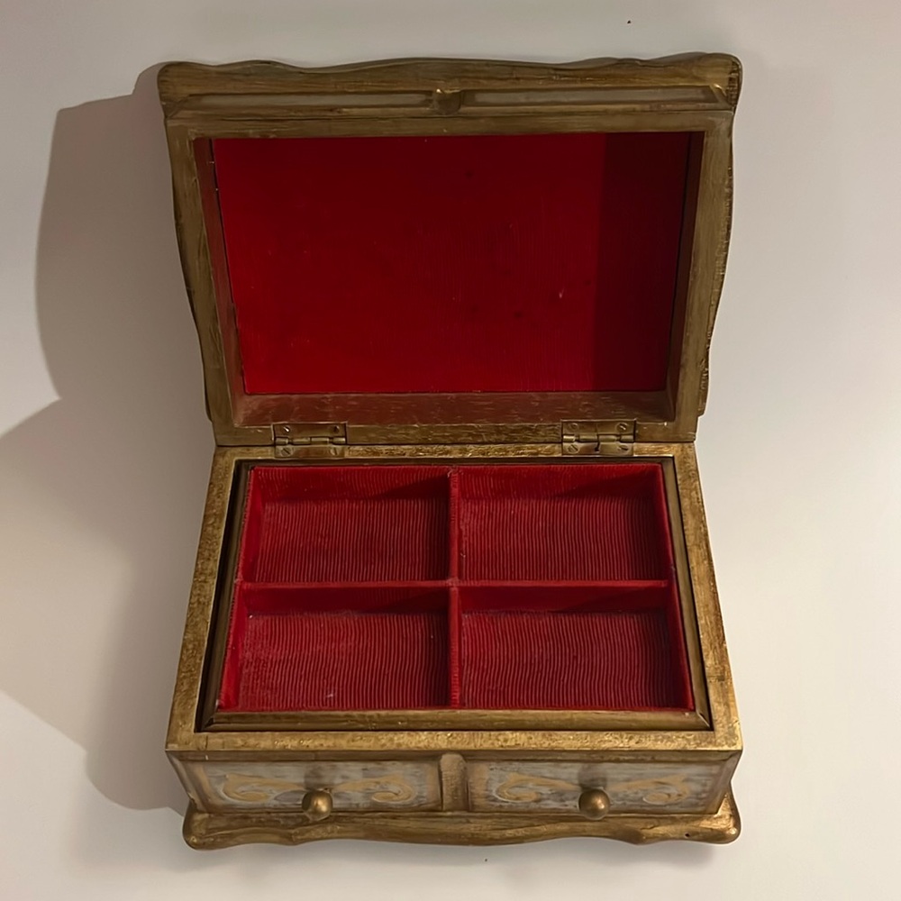 Vintage Florentine Gold Guild Wood Jewelry Music Box Italian Style